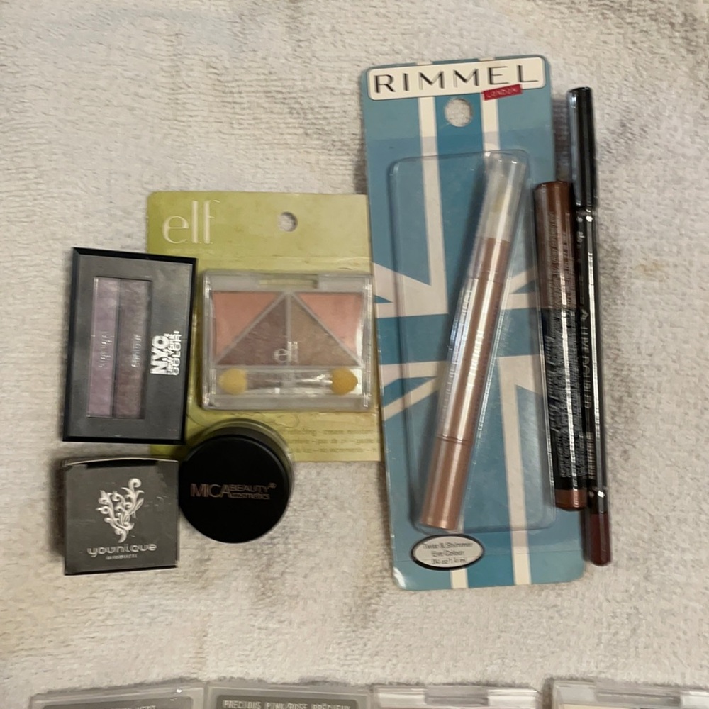 Lot of eye makeup!